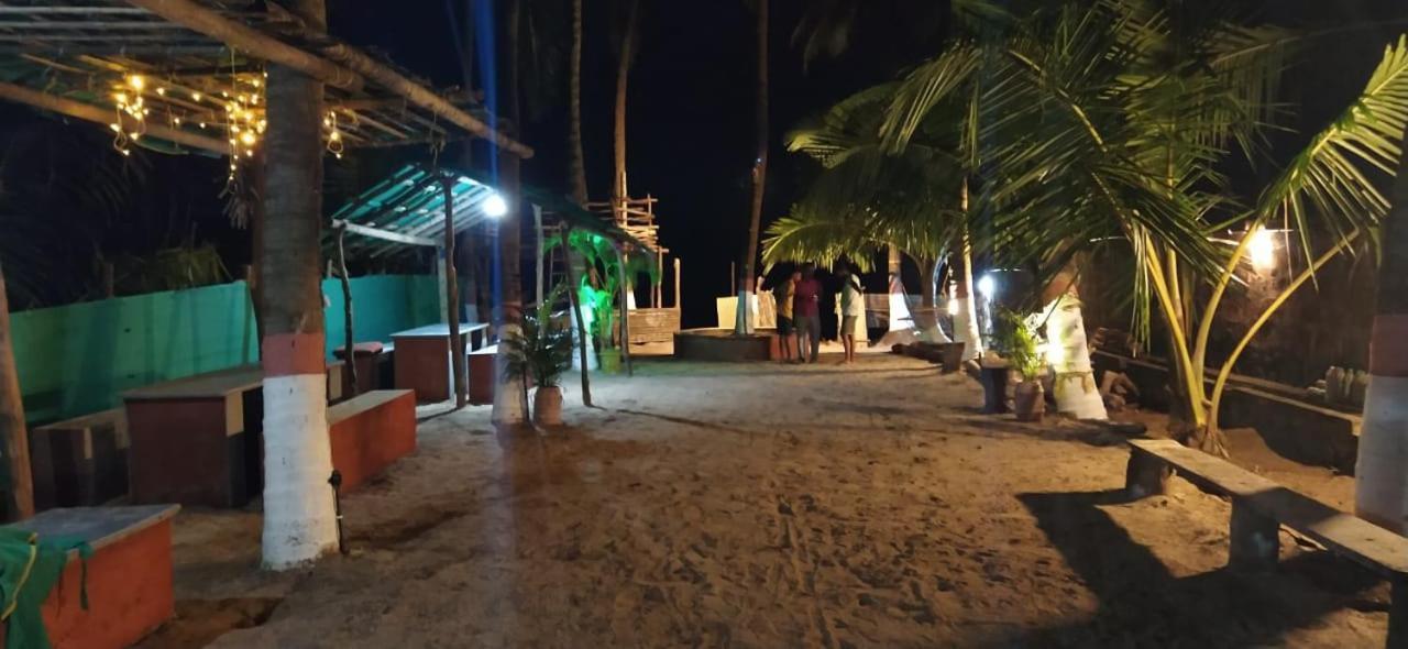 Anandi Villa Homestay Adhi 외부 사진