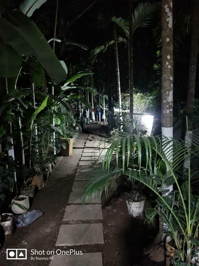 Anandi Villa Homestay Adhi 외부 사진